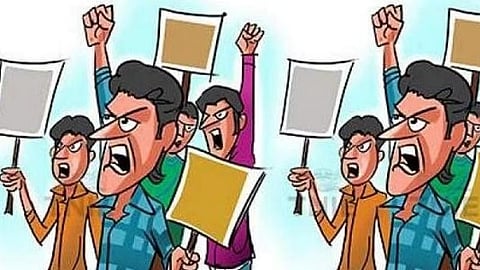 Following the incident, disgruntled passengers staged a protest at Ernakulam Town railway station due to the frequent prolonged halts at Mulanthuruthy.