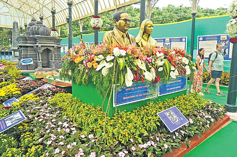 Independence Day was celebrated with a dazzling diplay of lights, colours, flowers, and dances, venerating the freedom of mind, faith and expression.