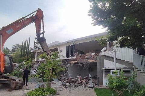 Demolition of structures in the FTL of Osmansagar gandipet reservoir.