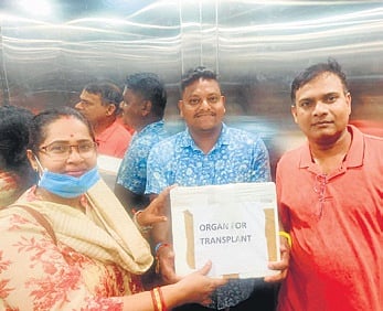 The donated kidney being transported