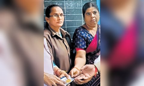 50-year-old bus conductor Devamma fell into this little bracket when she safely handed over a wallet back to a worried passenger on Saturday.