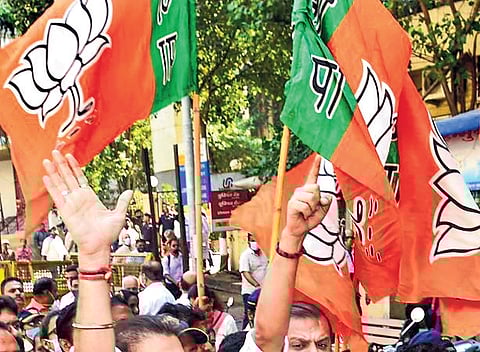 BJP leaders warned the State government against removing lamp posts with Hindu religious symbols in Gangavati.