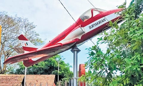 Shaped like an aeroplane, the Aakulam Air Force museum is situated near the Southern Air Command.