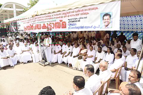 Congress Working Committee member Kodikkunnil Suresh inaugurating the protest in Kollam on Thursday demanding action from the government on the findings in the Hema Commmitte report.