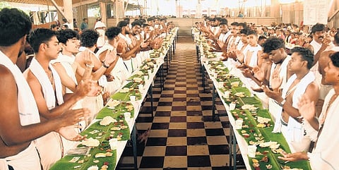 Grand feast for the Oarsmen of Kerala