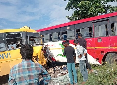 The school bus was heading to Loyala School in Manvi from Kurdi village when the incident occurred.