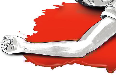 Local residents said Ruksana sustained head injuries. Though she was shifted to the hospital, her condition worsened, and she died soon after.