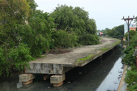 Unfinished Bridge at Uppanar drain in Puducherry