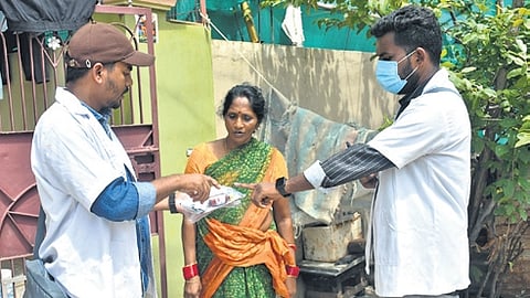 Several cases of fever and skin rashes reported on first day of health survey