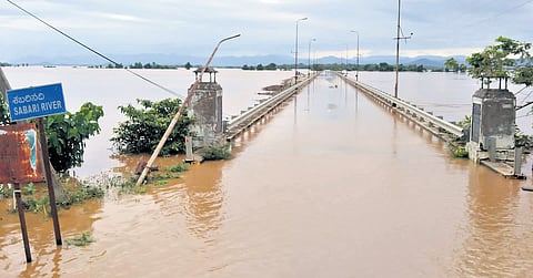 Submerged bridge on Sabari River between Kunavaram & VR Puram in ASR