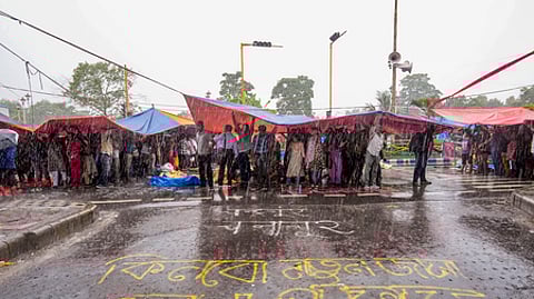 The protesting doctors plan to set a deadline for the state government to implement their demands, after which they will launch an "indefinite fast" until their promises are fulfilled.