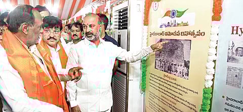 MoS Bandi Sanjay inaugurates a photo exhibition on Liberation Day at Parade Grounds on Sunday