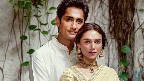 Aditi and Siddharth wore clothes and jewellery designed by celebrated designer Sabyasachi Mukerjee.