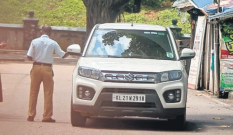 Unauthorised collection of parking fee on Jimmy George Stadium Road, opposite to Kanakakunnu Palace in Thiruvananthapuram