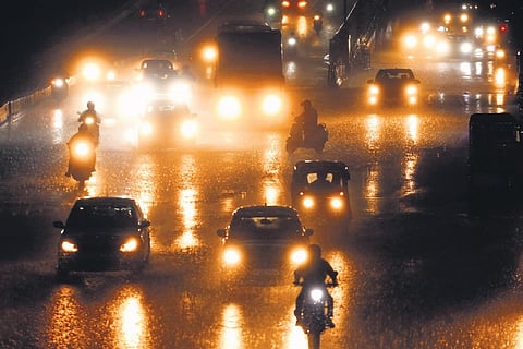 The met office has forecast thunderstorm, lightning and gusty surface wind speeds reaching 30 kmph to 40 kmph in a few districts.