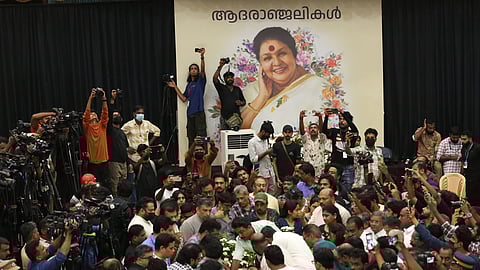 The crowd gathered at the Kalamassery Municipal Town Hall on Saturday to pay tributes to veteran actor Kaviyoor Ponnamma
