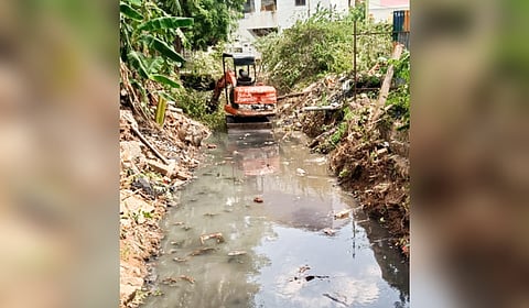 Desilting works going on in Chennai