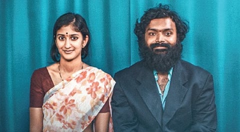 A still from 'Ravana Rajyadalli Navadampathigalu'