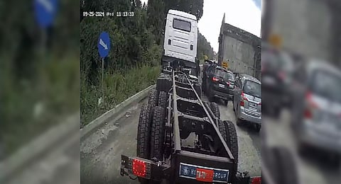 Visuals of the robbery.