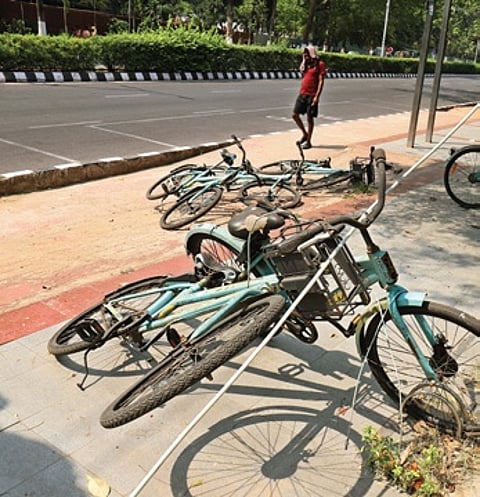 The agency has started lifting the cycles - whatever have been left in shabby conditions at the docking stations.