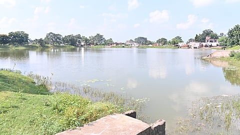 A water body in Parstarai village