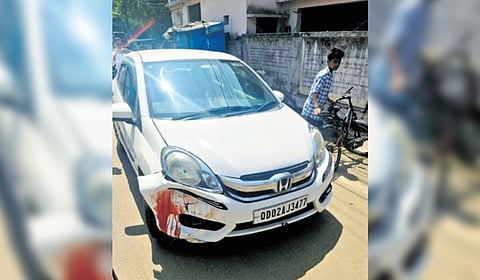 A speeding car hit coconut seller and flower vendor.