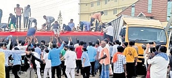 Many passengers were injured after the KSRTC bus struck a stationary canter and overturned on the service road of the access-controlled highway in Mandya