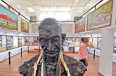 An iconic aspect of the centre is the Gandhi Museum, which underwent a major renovation recently. Today, the museum stands as Kerala’s first comprehensive exhibition on Gandhi’s life. A highlight of the museum is the display of spinning wheels (charkhas)
