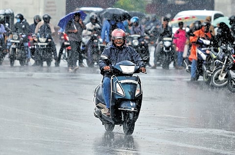 Telangana: Light to moderate rains to continue past Dasara