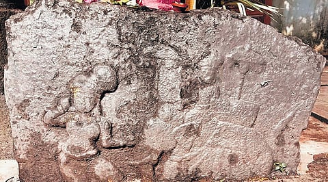 Hyderabad: Two ‘hero stones’ depicting self-sacrifice found in Hanamkonda temple