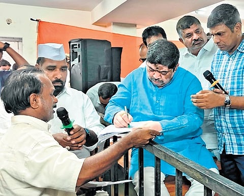 Transport Minister Ponnam Prabhakar listens to grievances of an applicant
at the Gandhi Bhavan in Hyderabad