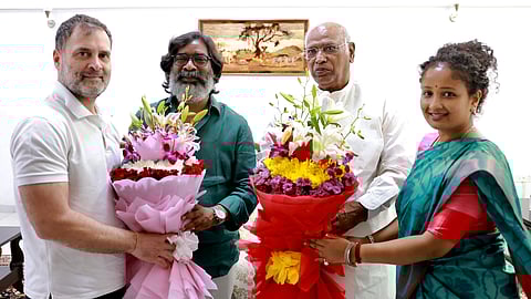 Congress President Mallikarjun Kharge with Leader of Opposition in Lok Sabha and party leader Rahul Gandhi meets Jharkhand Chief Minister Hemant Soren and his wife and JMM leader Kalpana Soren, in New Delhi recently.
