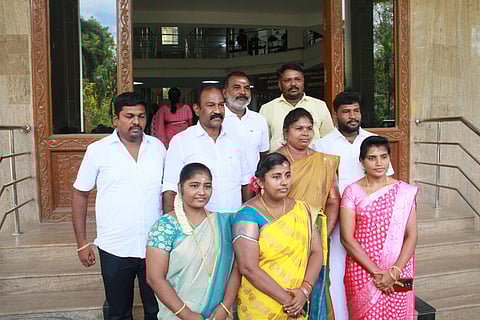 AIADMK Thisayanvilai town panchayat chairperson M Jansirani and eight councillors supporting her boycotted the no-confidence motion, scheduled here on Wednesday.