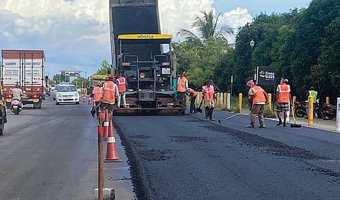 The retarring work of the Kundannoor-CIFT Junction, Willingdon Island stretch
of the NH 966(B) progressing