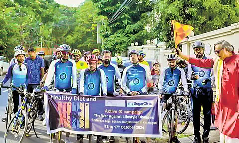 MP Shashi Tharoor flagging off the cycle expedition organised by MySugarClinic and Free Wheelers Riders Club in Thiruvananthapuram on Sunday