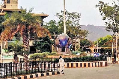 Congress, BJP scout for candidates for Sandur bypoll