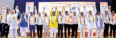 BJP state chief BY Vijayendra, LoPs R Ashoka and Chalavadi Narayanaswamy, and other BJP leaders in Bantwal on Tuesday
