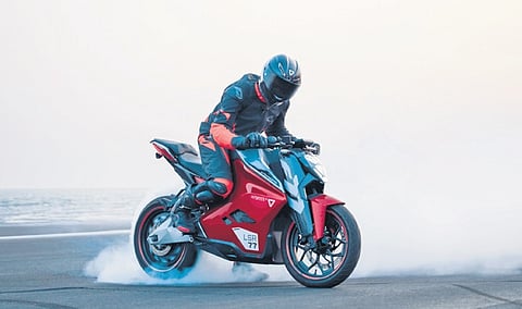 There are three different riding modes, 10 levels of switchable regenerative braking, switchable traction control, ABS, hill-hold control, reverse mode, and park assist.