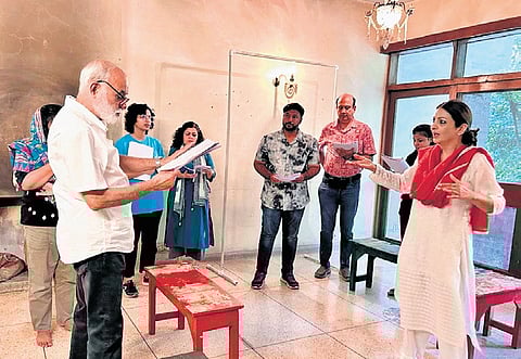 MK Raina at the rehearsals.