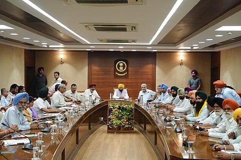 Punjab CM Bhagwat Siingh Mann with other officials and a delegation of SKM