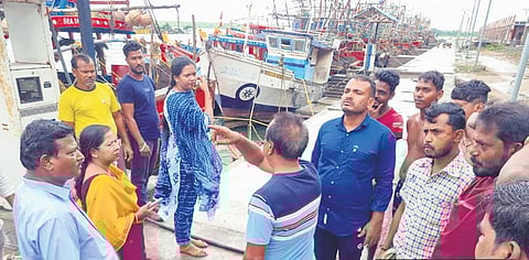 Officials urge fishermen to leave for cyclone shelter in Paradip