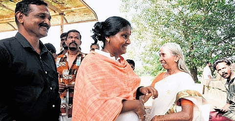 UDF candidate Ramya Haridas with an eldcerly woman in Chelakkara