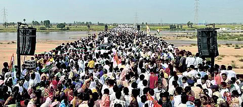 Congress MP Ch Kiran Kumar Reddy held a massive rally Rhythu Chaitanya Yatra at Thungathurthy