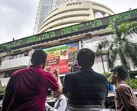 Market ends five-day losing streak on global cues, FIIs remain net sellers