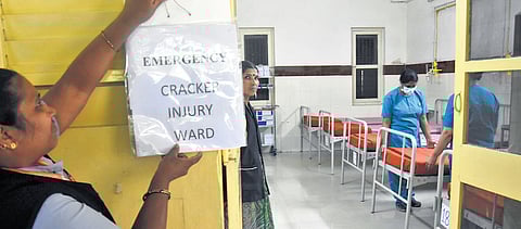 Ahead of Deepavali, staffers of Minto Eye Hospital set up the cracker injury ward,
in Bengaluru on Tuesday
