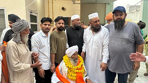 After a separation of 77 years, 85-year-old Chotta Singh has reunited with his family members in Pakistan.