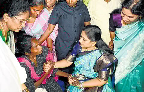 Home Minister Vangalapudi Anitha consoles the family of rape victim at Alivelu Mangapuram ST Colony in Vadamalapet of Tirupati district on Sunday