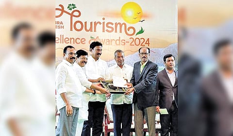 Kadapa lecturer on mission to promote
tourism, heritage