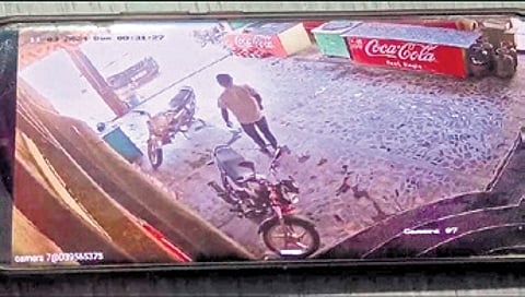 CCTV footage of Sabar fleeing the lodge