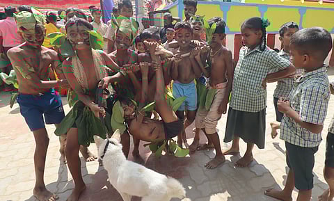 Kattunayakan community students protesting for the 3rd day demanding to issue community certificates at Sathyamoorthy nagar near Paravai in Madurai District.